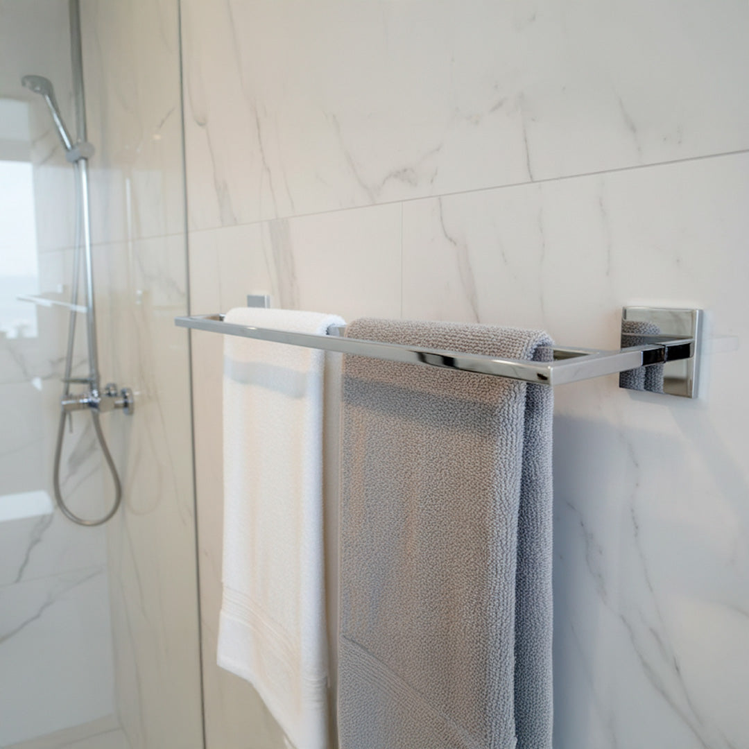 Porta Toalha de Banho Duplo SIGA Inox 304 – Base Polida – Fixação Premium