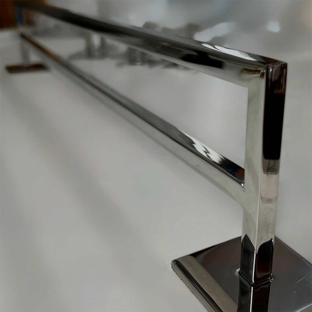 Porta Toalha de Banho Duplo SIGA Inox 304 – Base Polida – Fixação Premium