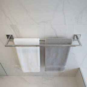 Porta Toalha de Banho Duplo SIGA Inox 304 – Base Polida – Fixação Premium